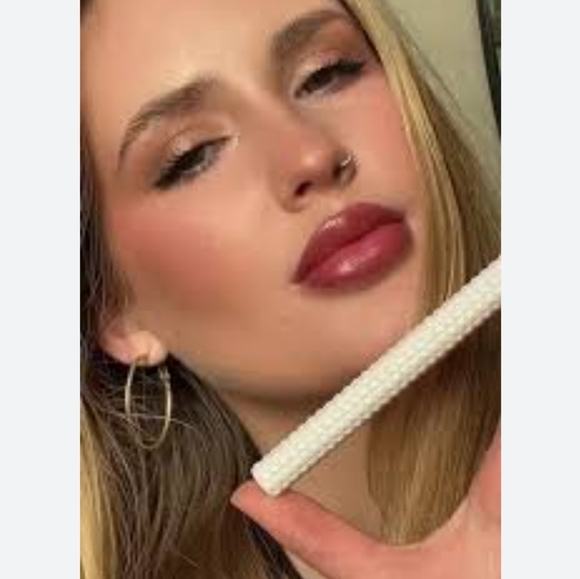 💙🧚‍♀️BOTH/AND Kat Von D DISCONTINUED Epic Kiss Lipstick NWT - Picture 3 of 7